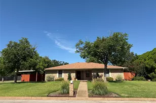 1016 Cliff Dr, Graham, TX 76450 - Photo 1