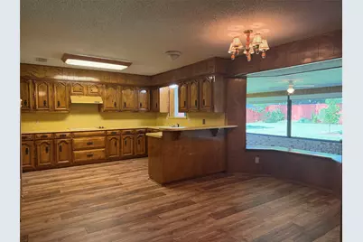 1016 Cliff Drive, Graham, TX 76450 - Photo 9