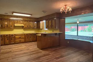 1016 Cliff Dr, Graham, TX 76450 - Photo 9
