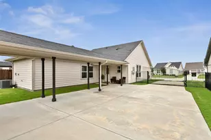 605 Adeline Dr, Burleson, TX 76028 - Photo 23