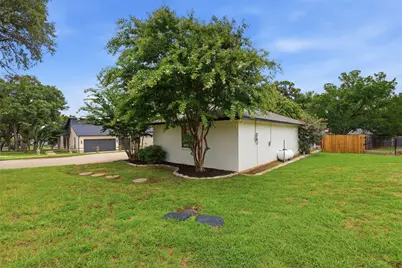 9705 Rosalie Court, Granbury, TX 76049 - Photo 5
