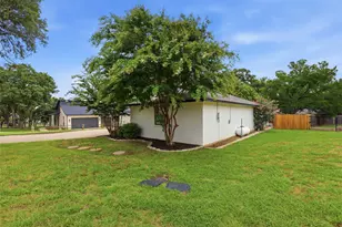 9705 Rosalie Ct, Granbury, TX 76049 - Photo 5