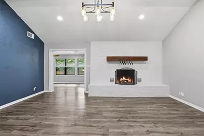 9705 Rosalie Court, Granbury, TX 76049 - Photo 11