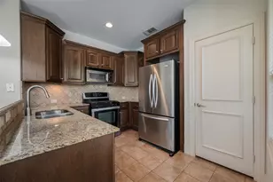 2505 Fountain Cove, Carrollton, TX 75006 - Photo 9