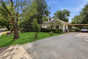 411 Poindexter Ave, Cleburne, TX 76033 - Photo 3