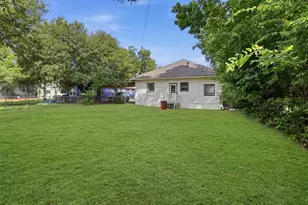411 Poindexter Ave, Cleburne, TX 76033 - Photo 23