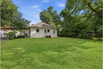 411 Poindexter Avenue, Cleburne, TX 76033 - Photo 25