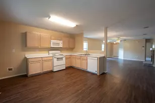 3841 Meredith Ln, Balch Springs, TX 75180 - Photo 9