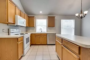 2008 Lamprey Cir, Denton, TX 76210 - Photo 11