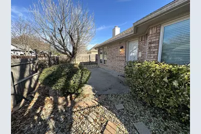 2751 Crystal Glenn Circle, Hurst, TX 76054 - Photo 23