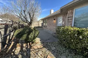 2751 Crystal Glenn Cir, Hurst, TX 76054 - Photo 23
