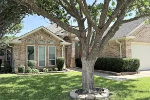 2751 Crystal Glenn Cir, Hurst, TX 76054 - Photo 3