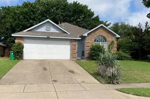 202 Chamblin Dr, Cedar Hill, TX 75104 - Photo 1