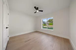 9406 Hilldale Dr, Dallas, TX 75231 - Photo 21