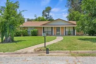 2803 Bois D'Arc St, Commerce, TX 75428 - Photo 1
