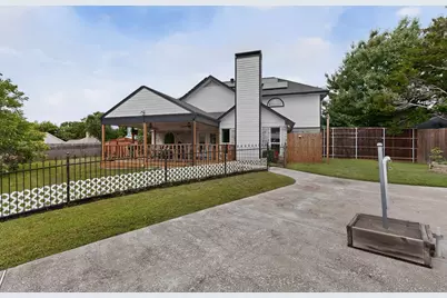 233 Brittany Court, Euless, TX 76039 - Photo 33