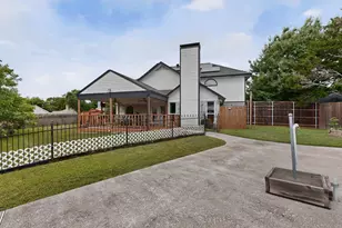 233 Brittany Ct, Euless, TX 76039 - Photo 33