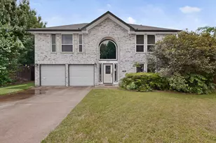 233 Brittany Ct, Euless, TX 76039 - Photo 1