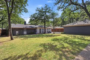 1308 W Redbud Dr, Hurst, TX 76053 - Photo 23