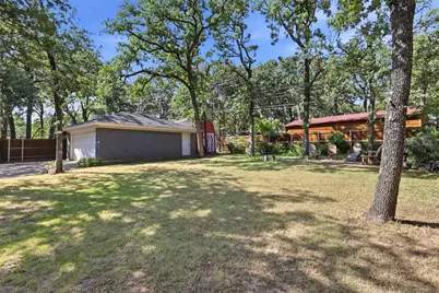 1308 W Redbud Drive, Hurst, TX 76053 - Photo 21