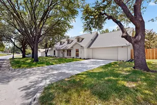 4001 Georgian Dr, Haltom City, TX 76117 - Photo 35