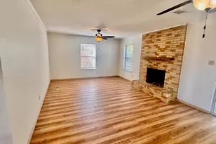 1912 Winewood Ln, Arlington, TX 76013 - Photo 3