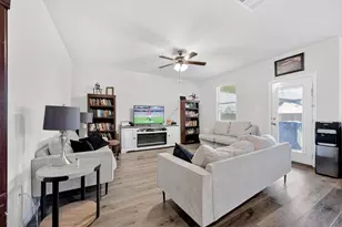 10105 Sunnyview Ln, Aubrey, TX 76227 - Photo 7