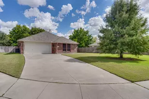 304 Mary Kay Ct, Burleson, TX 76028 - Photo 5