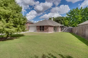 304 Mary Kay Ct, Burleson, TX 76028 - Photo 7