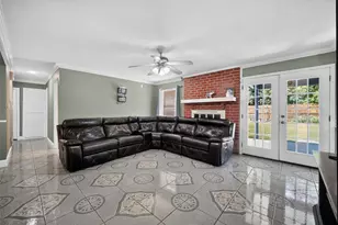 519 E 8th St, Irving, TX 75060 - Photo 7