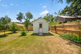519 E 8th St, Irving, TX 75060 - Photo 29
