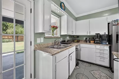 519 E 8th Street, Irving, TX 75060 - Photo 9
