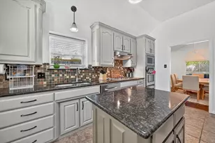 7312 Cottonwood Ct, North Richland Hills, TX 76182 - Photo 9