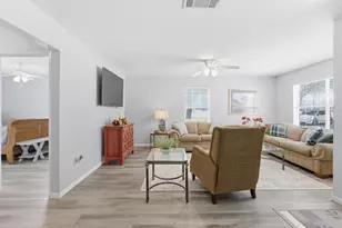 1100 Greg St, Azle, TX 76020 - Photo 11