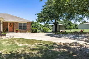 1100 Greg St, Azle, TX 76020 - Photo 7