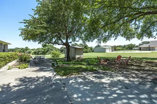 1100 Greg St, Azle, TX 76020 - Photo 9