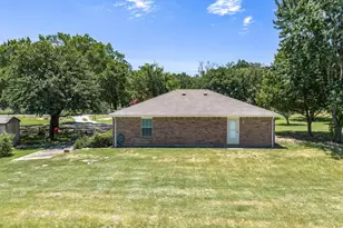 1100 Greg St, Azle, TX 76020 - Photo 29