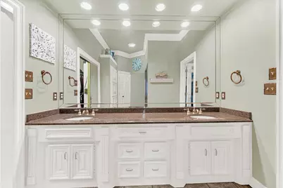 3700 Hillwood Way, Bedford, TX 76021 - Photo 23