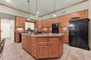 3700 Hillwood Way, Bedford, TX 76021 - Photo 15