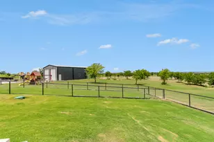 13428 Knob Hill Rd, Rogers, TX 76569 - Photo 33