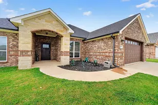 527 Limestone Cir, Mabank, TX 75147 - Photo 3
