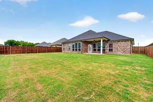 527 Limestone Cir, Mabank, TX 75147 - Photo 35