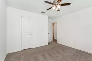 9213 Marilyn Pl, Dallas, TX 75227 - Photo 15