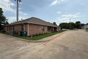 2335 N Elm St, Denton, TX 76201 - Photo 3