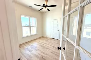 2004 Collin St, Weatherford, TX 76085 - Photo 17