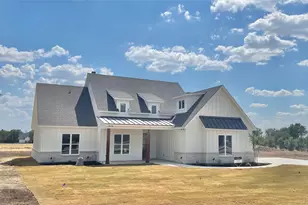 2004 Collin St, Weatherford, TX 76085 - Photo 5