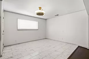 9178 Glen Springs Dr, Dallas, TX 75243 - Photo 25
