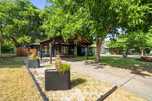 702 Crescent St, Denton, TX 76201 - Photo 1