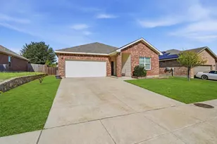 540 S Heights Dr, Crowley, TX 76036 - Photo 3