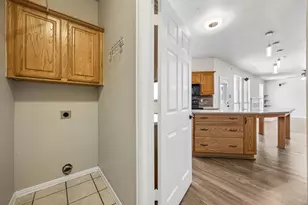 4217 Bent Oaks Dr, Arlington, TX 76001 - Photo 11